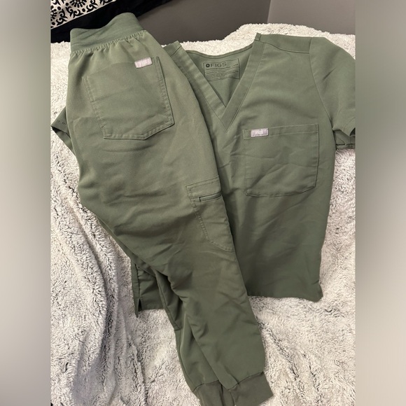 FIGS SET MOSS GREEN - Picture 2 of 2